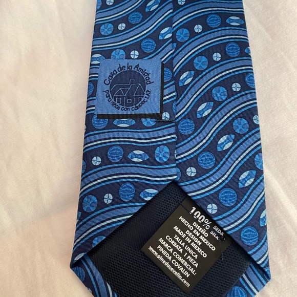 Pineda Covalin “Casa de Amistad para Niños con Cáncer” Silk Tie - Picture 3 of 4